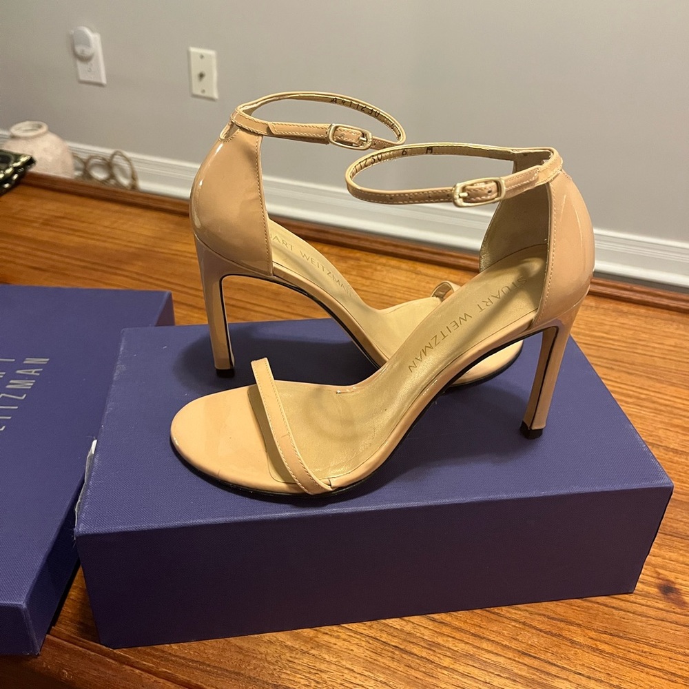 Stuart Weitzmen nude sandals 6.5M